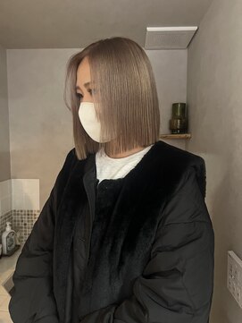 ネルケ 立川(nelke) 切りっぱなしボブ/ミルクティーベージュ/ブリーチ