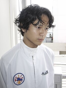 ポピンズ(poppins)の写真/メンズのヘアーの引き出しの多さに定評アリ！限られた枠の中でも、ファッションを意識したヘアーを実現。