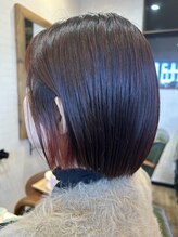 フィカ(Fika)&nbsp;ブリーチあり　インナーカラー　イヤリングカラー　ボブ