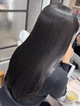 エミリー(Emily) 自然な縮毛矯正