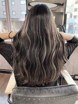 シェルヴ(XELVE) 柔らかグレージュ/ハイライト