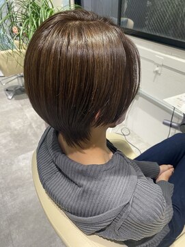 レヴリー(reverie) くびれショート×白髪ぼかし シルキーベージュ