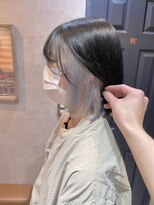 ネリ(NERi)&nbsp;透明感際立つ☆インナーカラー×ホワイトシルバー