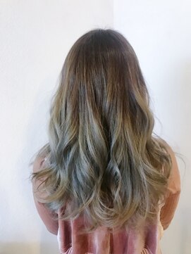 フィエスタ(Fiesta) ハイトーンアッシュグラデーション