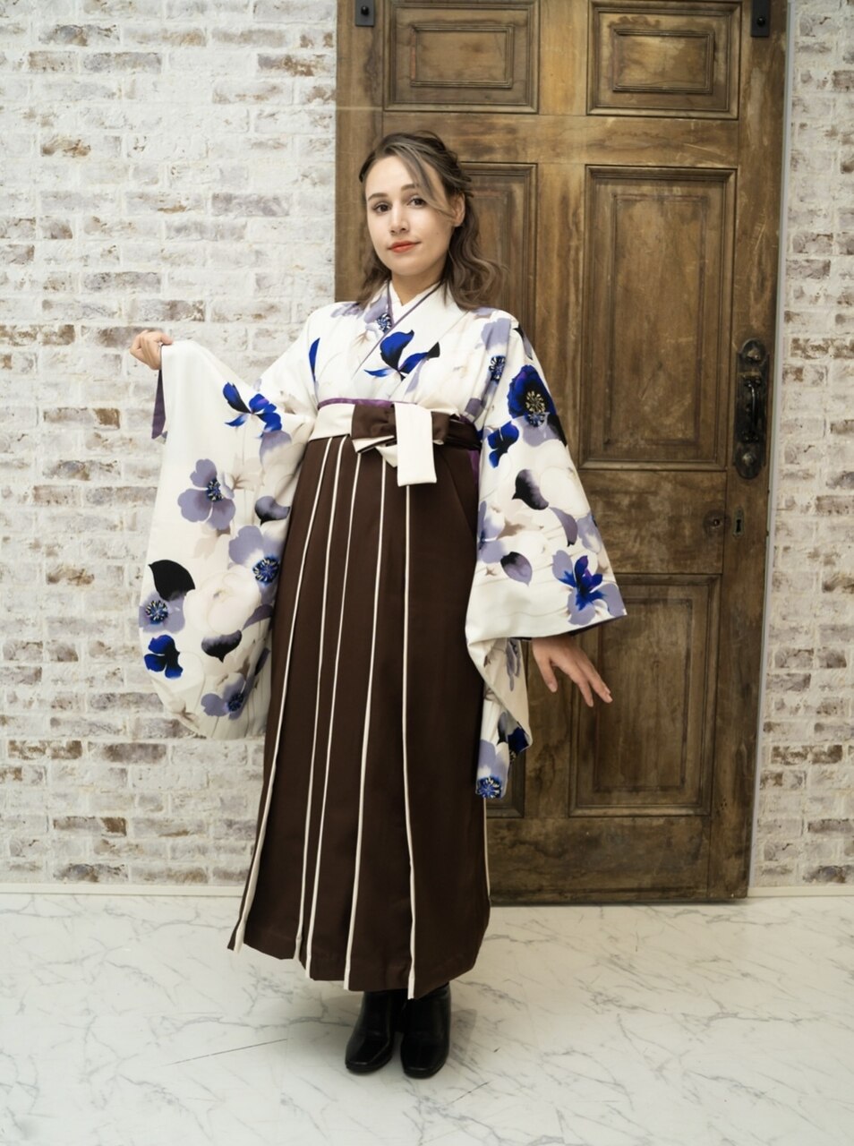 JAPAN STYLE×中村里砂|153〜158cm|卒業式袴レンタル(白系)|卒業袴(普通サイズ)HELC820_HDLC820 (2.4) JAPAN STYLE×中村里砂の卒業式袴レンタル｜卒業式の袴ご紹介 22JN-3