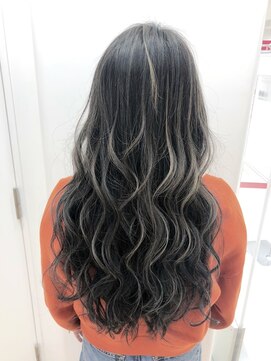 エヌプラス(N+) 黒髪グラデヘアーオリーブグレー小顔に見せるヘアココアベージュ