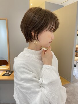 ミラ(MIRA) ショコラマロンカラーショートボブ顔まわりレイヤー
