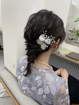 イラ(Era) パーティヘア/ミディアム