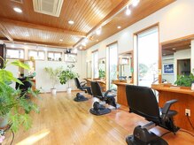カスヤ美容室の雰囲気（木の温もりを感じる空間　～髪質改善サロン～）