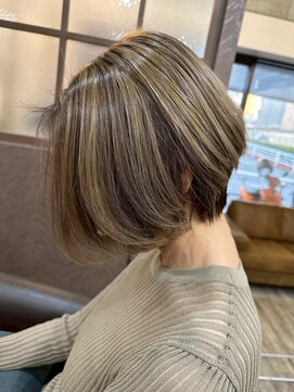 ファブ バイ ルミ(Fab by Lumi) ハイライト/小顔ショートボブ/顔型別ヘアスタイル特集