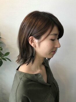 ラフラハ(LafuLaha)の写真/知識と経験豊富なスタイリストが、大人女性の年齢に伴う様々なお悩みに寄り添い改善へ導きます。