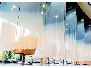 PARISRAVISSANT【パリスラヴィサント】