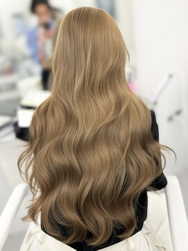 アマトウキョウスマートサロン(AMA TOKYO×Smart Salon) ヘーゼルベージュ　ブリーチなし　レイヤーカット　海外風