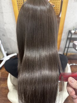 ハニービー(Honey Bee)の写真/【徳力公団前駅/徒歩3分】当店人気のメニューは「長く通うほど髪が良くなる」と評判の髪質改善◇