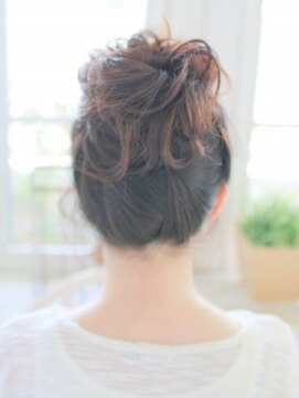 ナル 白山神社参道通り店(nalu) ルーズお団子スタイル