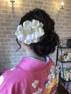 ニュートラルヘアーデザイン(Neutral hair design) 卒業式ヘアセット