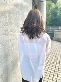 透明感のあるベージュ系カラー
