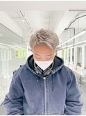 ホワイトブロンドショート