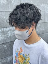 ヒュイル バイ ニアウ(Hwyl by Niau)&nbsp;メンズマッシュパーマ波巻スパイラルパーマニュアンスパーマ眉毛