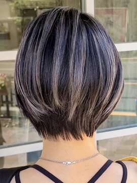 ヘアアンドビューティ ガーデン ベルモール店(HAIR AND BEAUTY GARDEN) 大人ショートボブ切りっぱなしボブミルクティーベージュカラー
