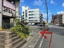 イルコーボ(il.covo)の雰囲気（駐車場の入口はこちらです）
