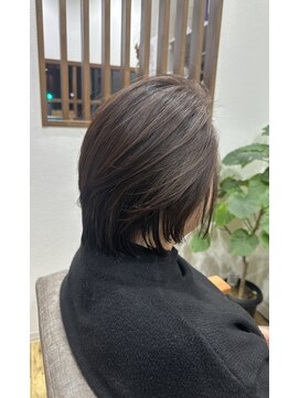 ピリナ(Pilina) レディースミディアムヘアー【門前仲町/越中島/月島/大人女性】