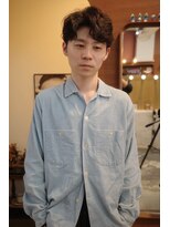 エディ(Edy)&nbsp;メンズセンターパート波巻きパーマ刈り上げブラウンカラー岡山