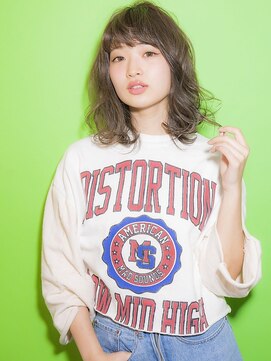 リノア 鵠沼海岸(LINOA) オリーブカラーのカジュアルミディ