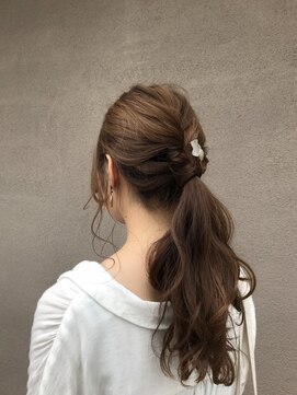 カーム(calm) アッシュブラウン大人モテ髪ロング簡単アレンジ