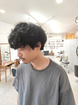 O ショートパーマツーブロックダークカラースタイル