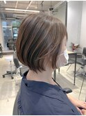 白髪ぼかしハイライト＆前下がりショートボブ丸みショート