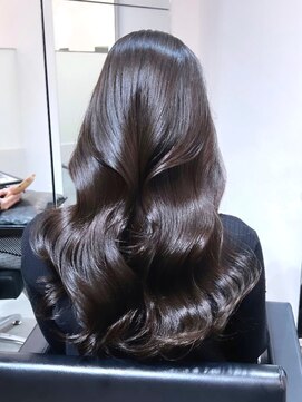 ラボ バイ アンキシム(Labo by AHNKISM) 【髪質改善】縮毛矯正/韓国ヘア/レイヤーカット/堀江