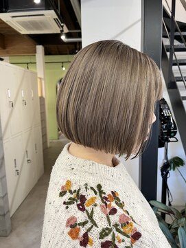 トゥループレイス(true place) ぱっつんホブ/ミルクティーベージュ