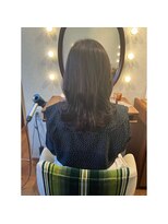 エルサフィロ キタハマ(el zafiro kitahama)&nbsp;20×30×40代×暗髪グレージュ×ツヤ髪×波ウェーブ