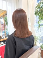 ウイバイファースト(u'i by first) ツヤ感たっぷりのナチュラルストレート