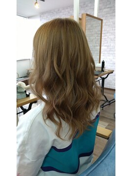 ヘアー デザイン アトリエ ニゴ(hair desing atelier 25) イエローマットカラー
