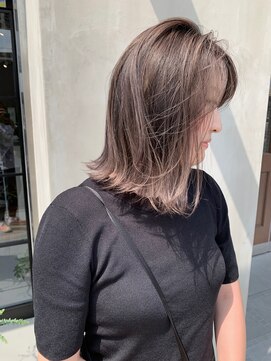 ニキータ(Nikiita) グレージュ　B1613