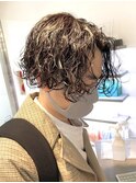 波巻きスパイラルパーマ/センターパート/ツイストスパイラル