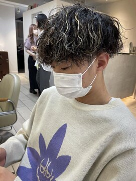 テトラ バイ ネオリーブ 横浜西口店(tetra by neolive) 横浜★スパイラルツイストハイライトメンズ