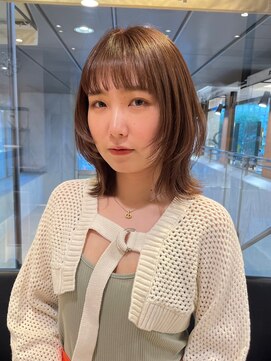 ピークアブー ワン(PEEK-A-BOO ONE) ボブウルフ 透明感たっぷり 柔らかベージュ 船戸佑華