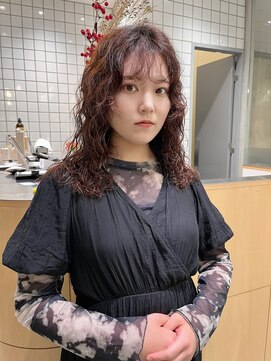 ホロ(hollo) ミディアムレイヤーパーマ ハードパーマ 癖毛風パーマ