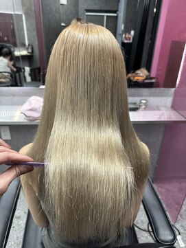 スライバイリアオオサカ(Sly By Ria OSAKA) 艶髪ミルクティー【大阪】【梅田】