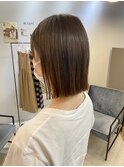 オリーブ　切りっぱなし　外ハネ　縮毛　ぷつっと　大人ボブ