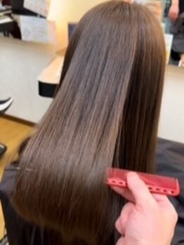 【酸熱トリートメント取扱い店】さまざまなダメージに髪の内部からマルチに補修し指通りの良いツヤ髪に◎