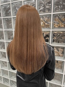 サンク 原宿 表参道(cinq) ミルクティーベージュインナーカラーケアブリーチワイドバング