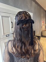 エスケープ トゥ ボナ(ESCAPE to bona.)&nbsp;ゆるふわ系ハーフアップシニョン