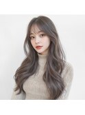韓国風ゆる巻きロング 透明感あるベージュカラー