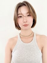ビーチ(BEACH) 大人ショートレイヤーボブサイドバング前髪ミルクティーブロンド