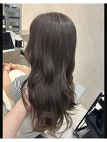 プルト 平尾(PLUTO) ロング艶髪オリーブアッシュカラー