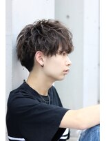 ネイビー(NAVY)&nbsp;横顔キマる マッシュパーマ スパイラル 束感 2ブロック 刈り上げ